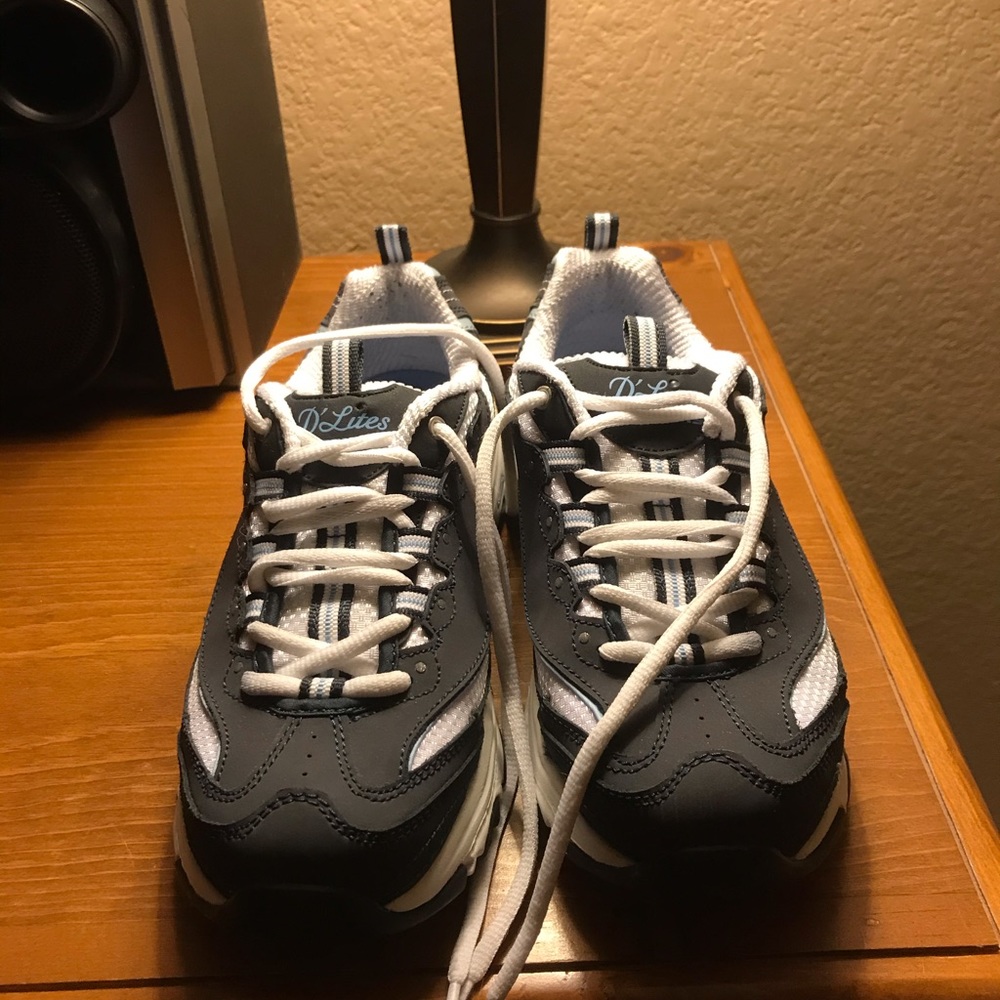Women’s Skechers D’Lites Size 7